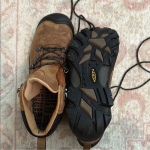 KEEN Men's Pyrenees Mid Height Waterproof Hiking Boots 🥾